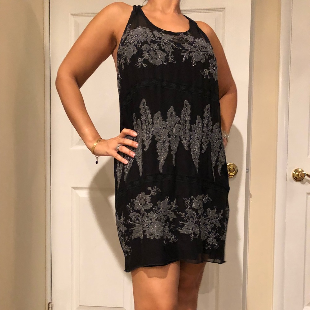 Tunic metallic with embroidered detail